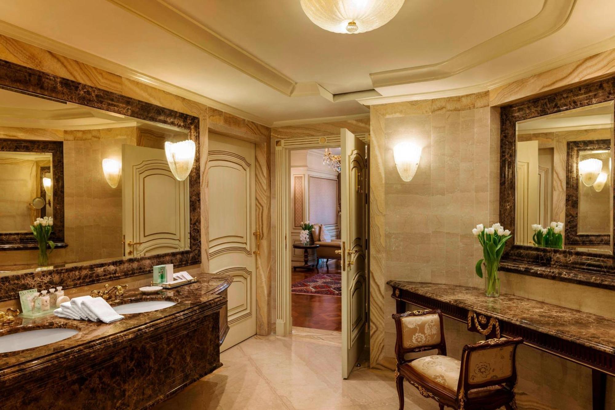 Sheraton Kuwait, A Luxury Collection Hotel, Kuwait City Exterior foto